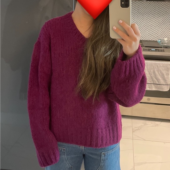 RE/DONE 50’s V-Neck Pullover Sweater in Plum - Picture 1 of 9